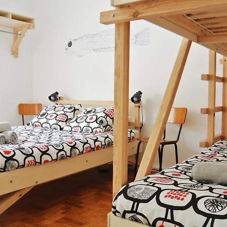 Albergue - & Dorms