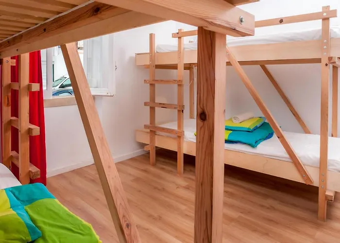 - Rooms&dorms * Nazaré