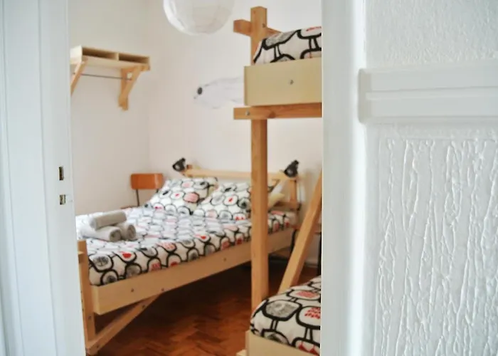 - Rooms&dorms Hostal