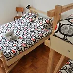 - Rooms&dorms Hostal *