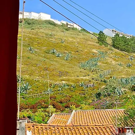 - & Dorms * Nazaré
