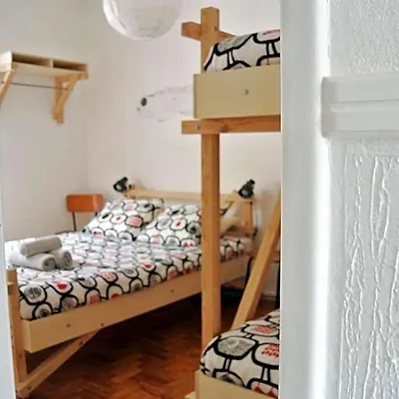 - & Dorms Hostel Nazaré