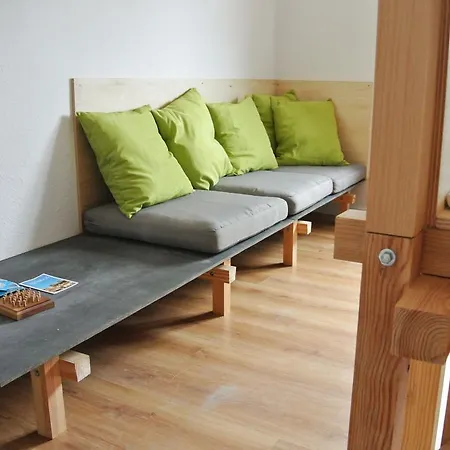 - & Dorms Vandrarhem *