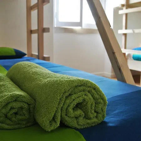 旅馆 - & Dorms *