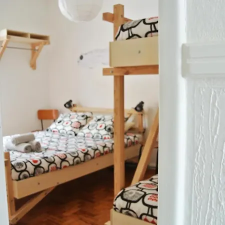 - & Dorms Хостел