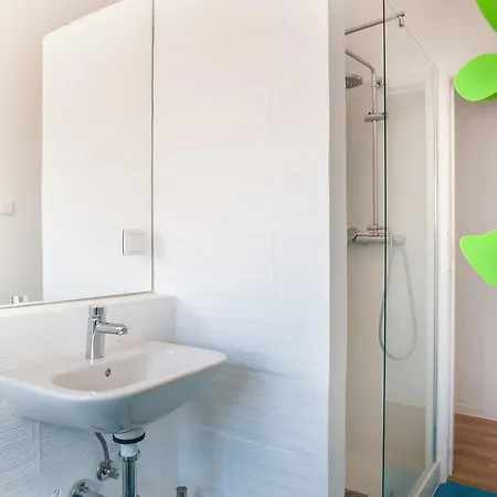 Хостел - & Dorms Назаре