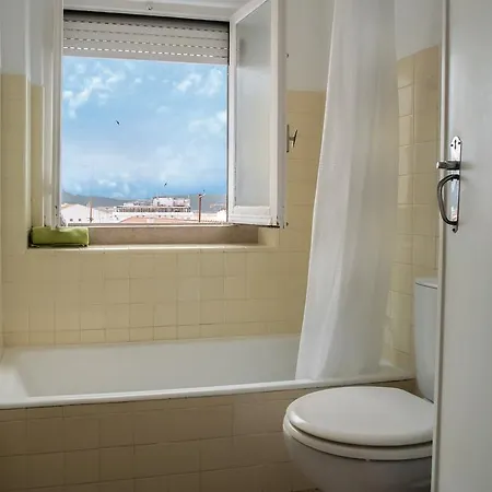 - Rooms&dorms Hostel Nazaré