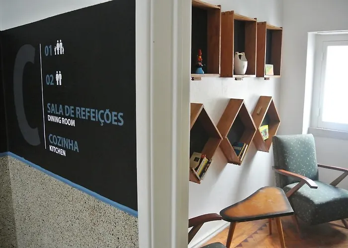 - & Dorms * נאזרה